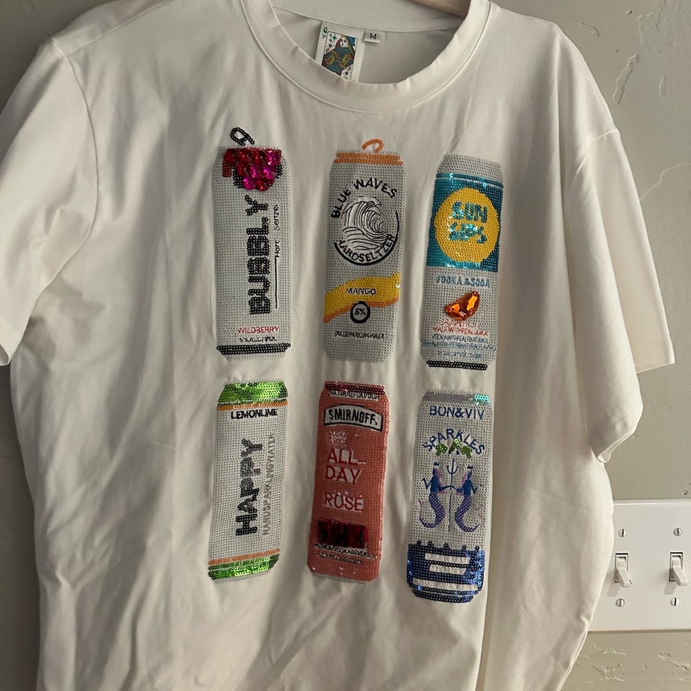 QUEEN OF SPARKLES White Seltzer Tee